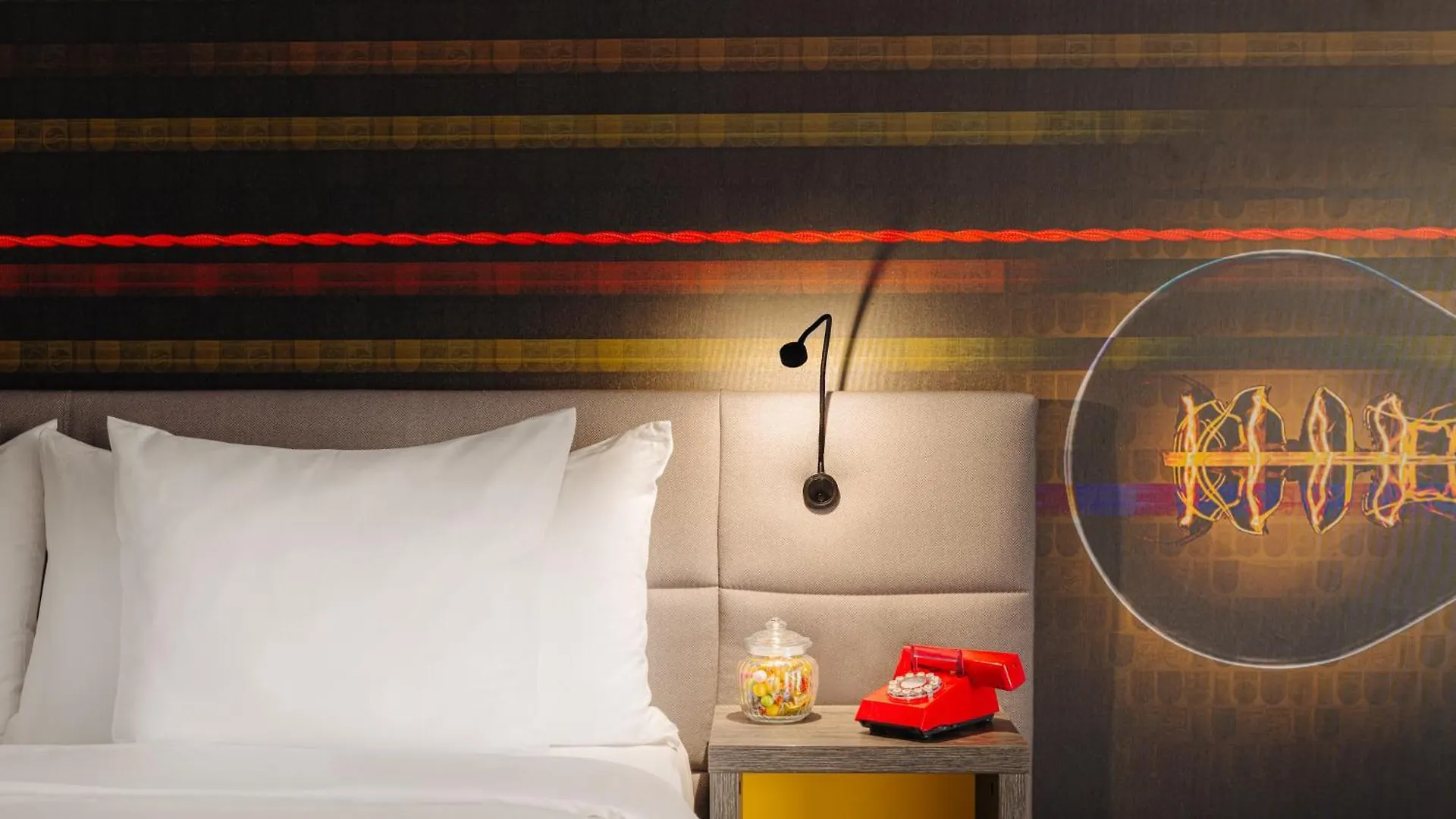 Leonardo Hotel Eindhoven City Center Former Crown Hotel 4*,  Netherlands