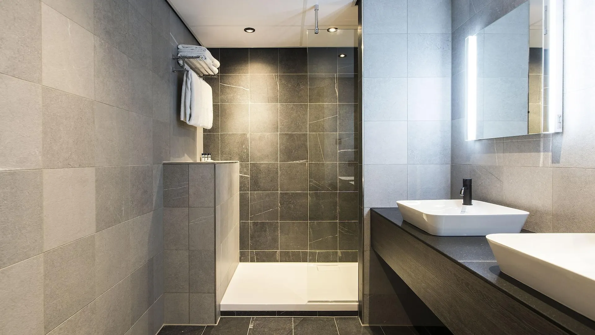 Crown Hotel Eindhoven Centre