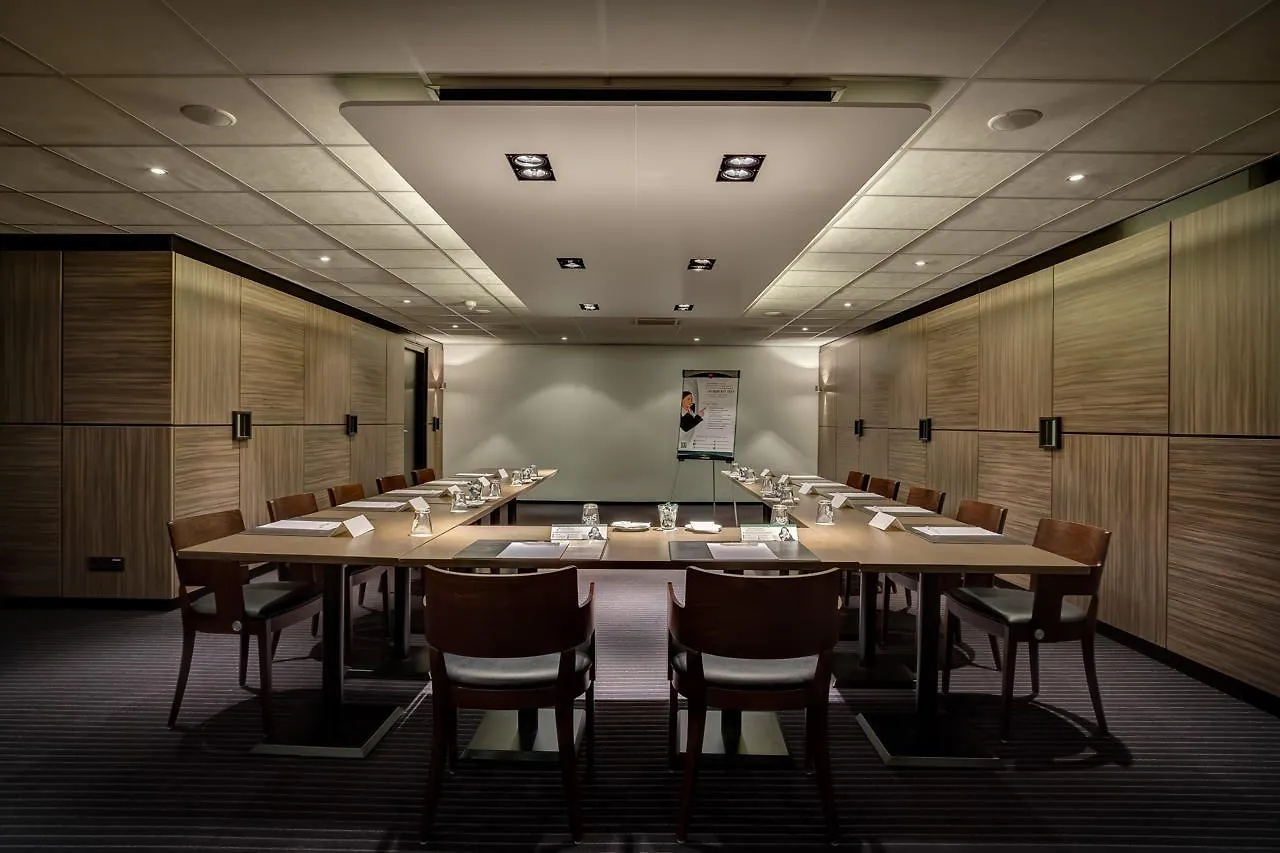 Crown Hotel Eindhoven Centre 4*,