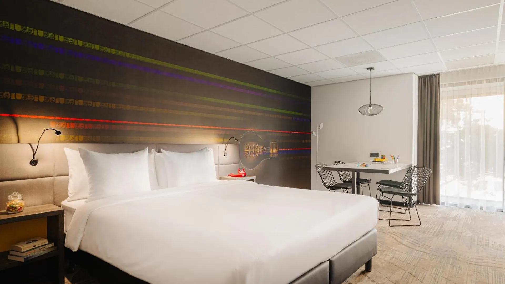 Crown Hotel Eindhoven Centre 4*,